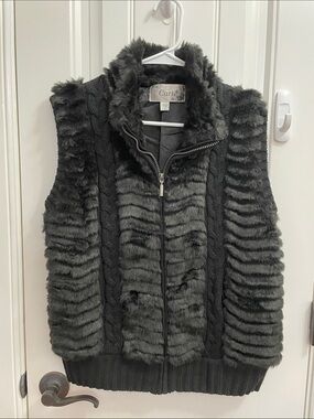 Carte Bkack Faux Fur Knit Zip-Front Vest